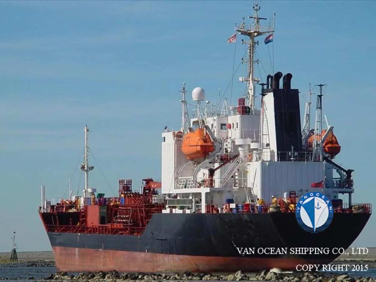 Olie-/chemikaliëntanker te koop