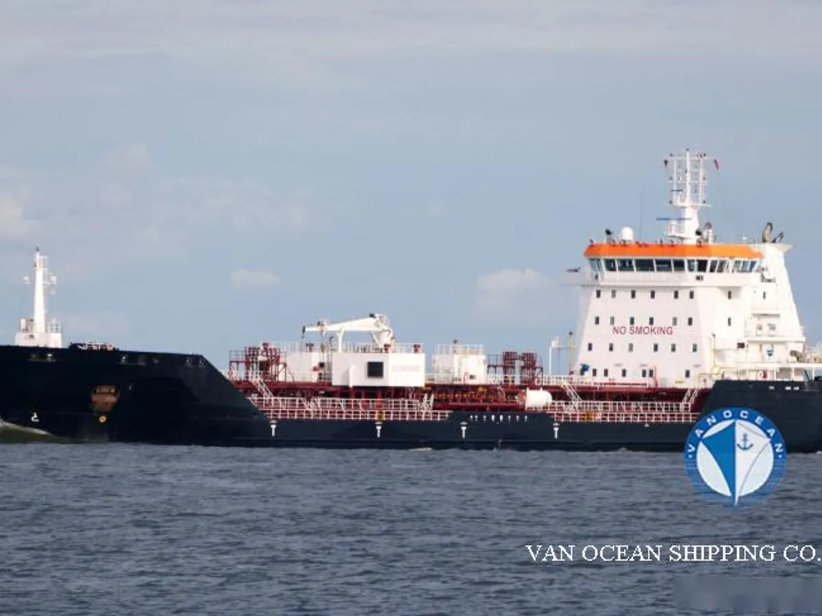 Olie-/chemikaliëntanker te koop