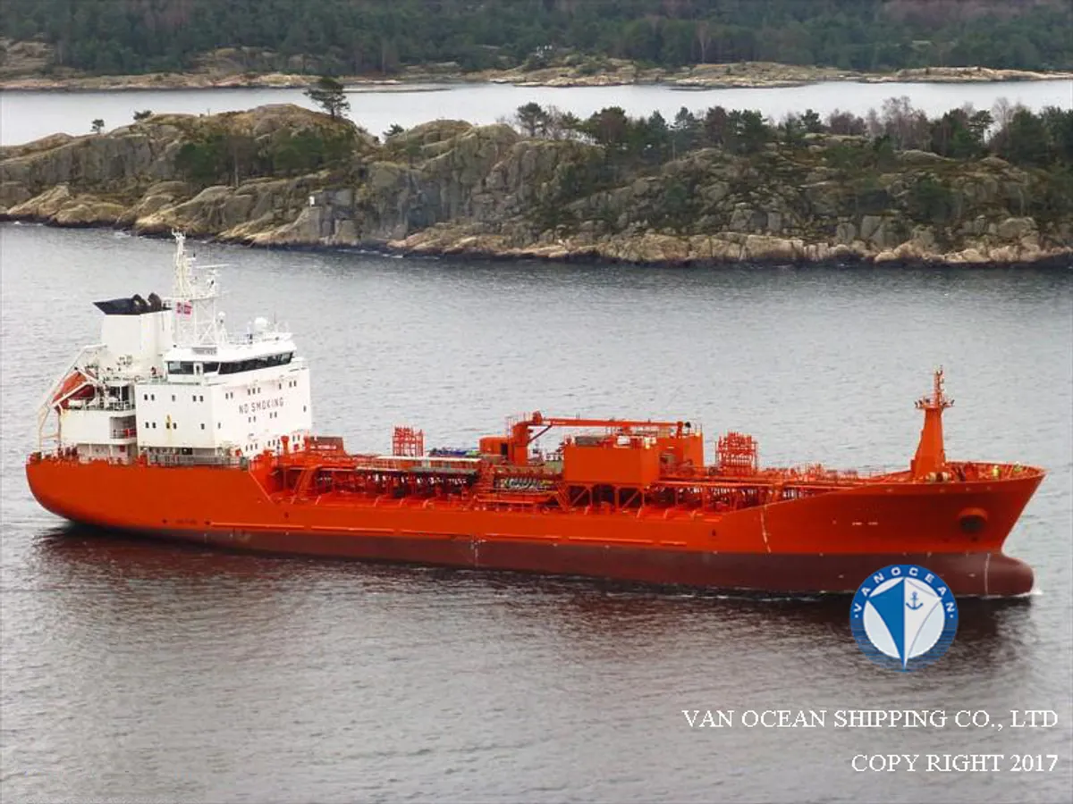 Olie-/chemikaliëntanker te koop