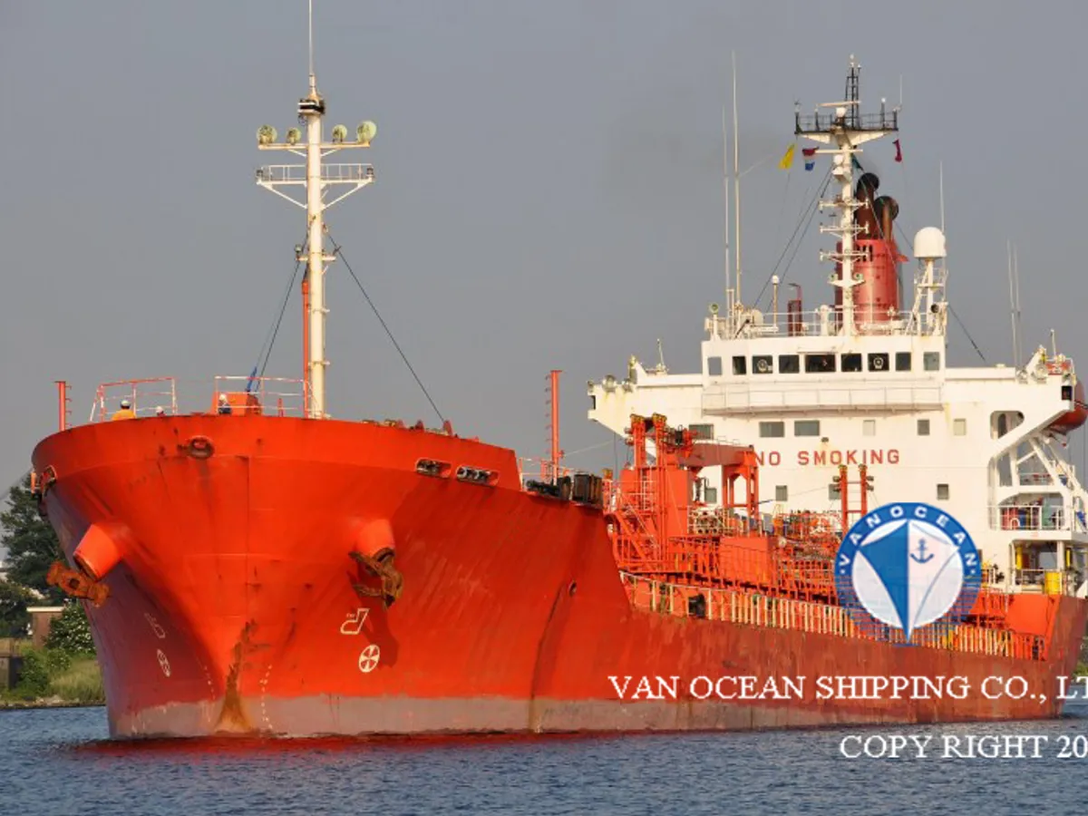 Olie-/chemikaliëntanker te koop