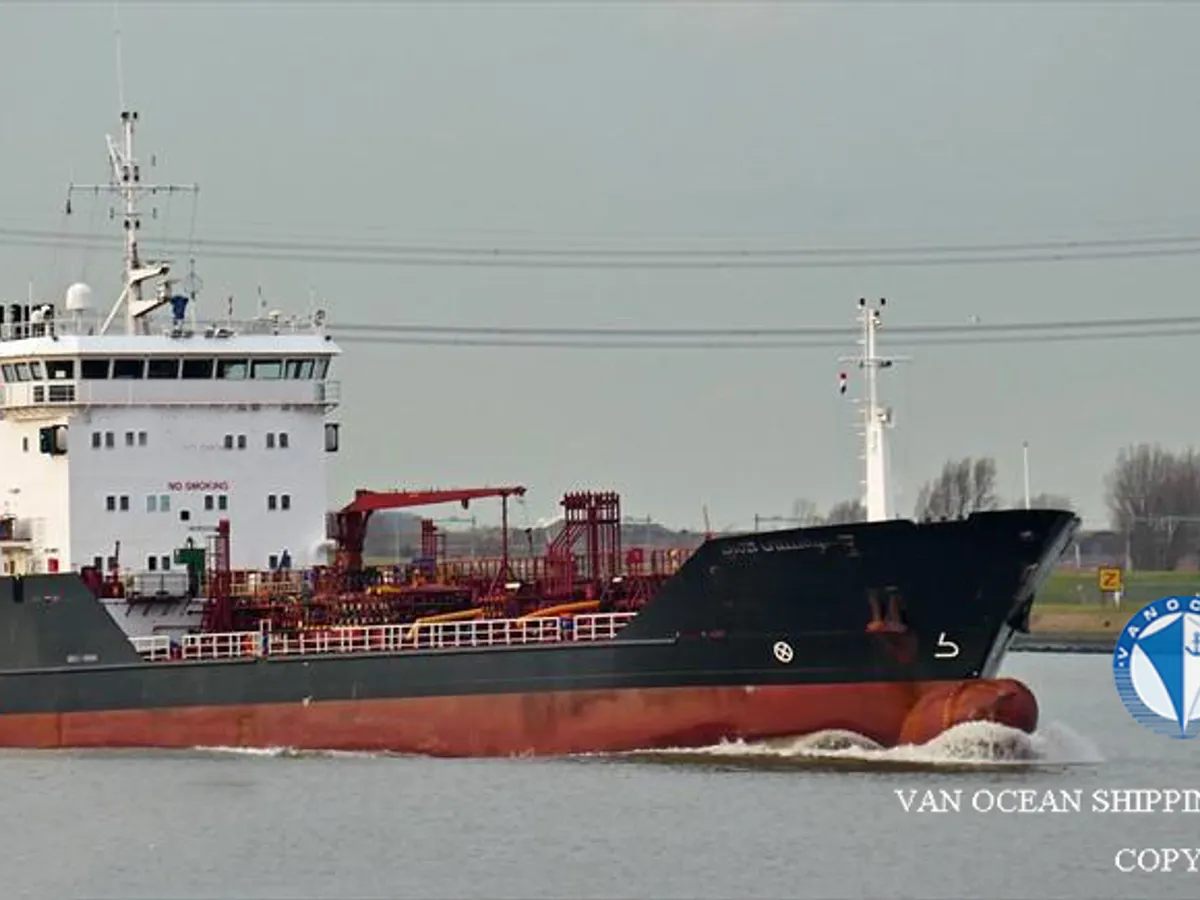 Olie-/chemikaliëntanker te koop
