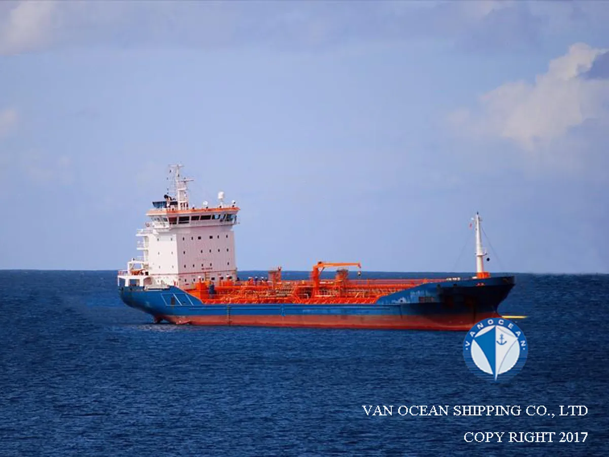 Olie-/chemikaliëntanker te koop