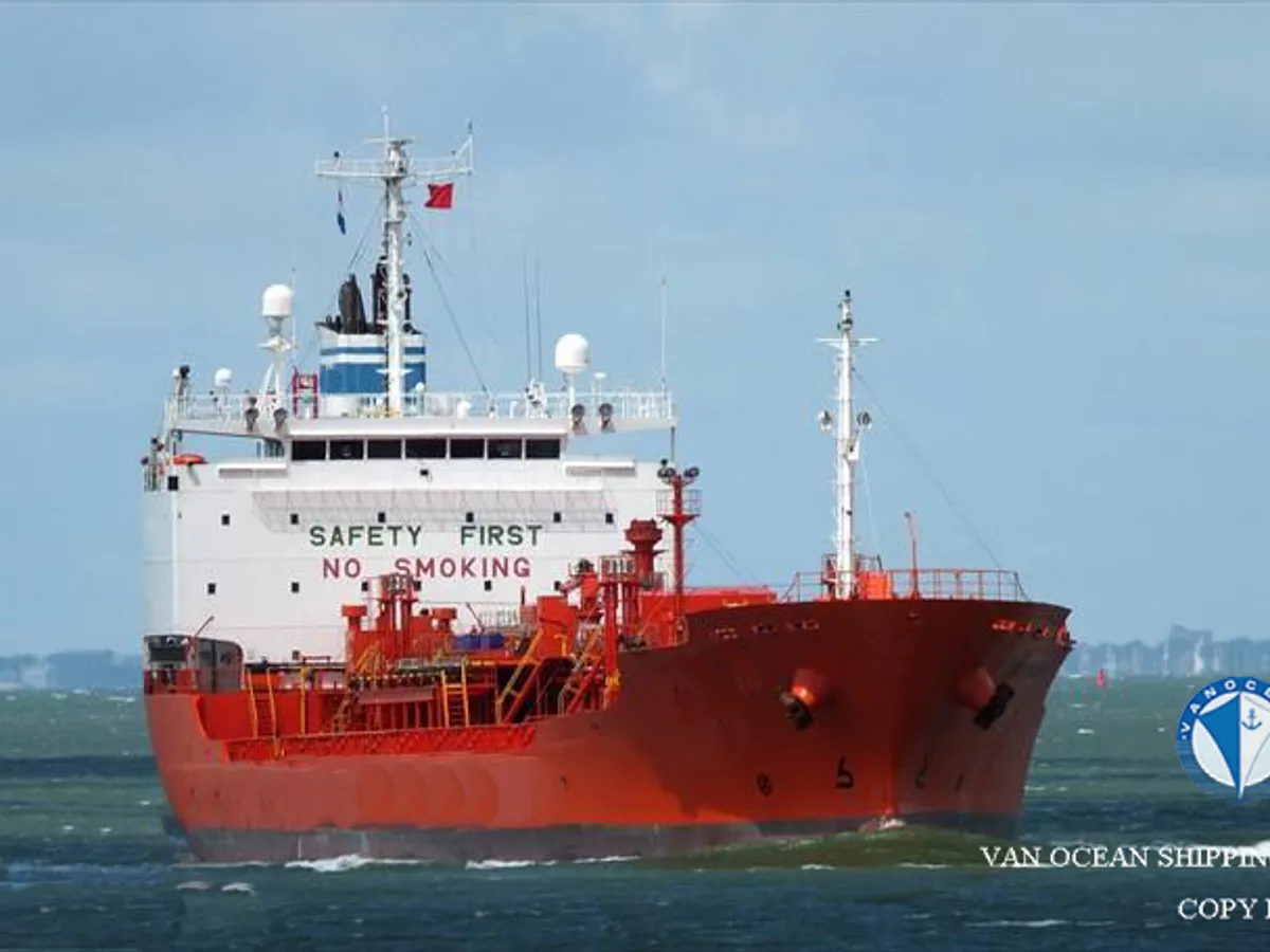 Olie-/chemikaliëntanker te koop