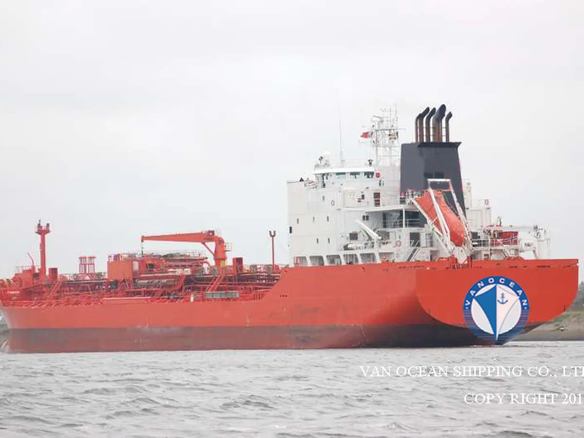 Olie-/chemikaliëntanker te koop