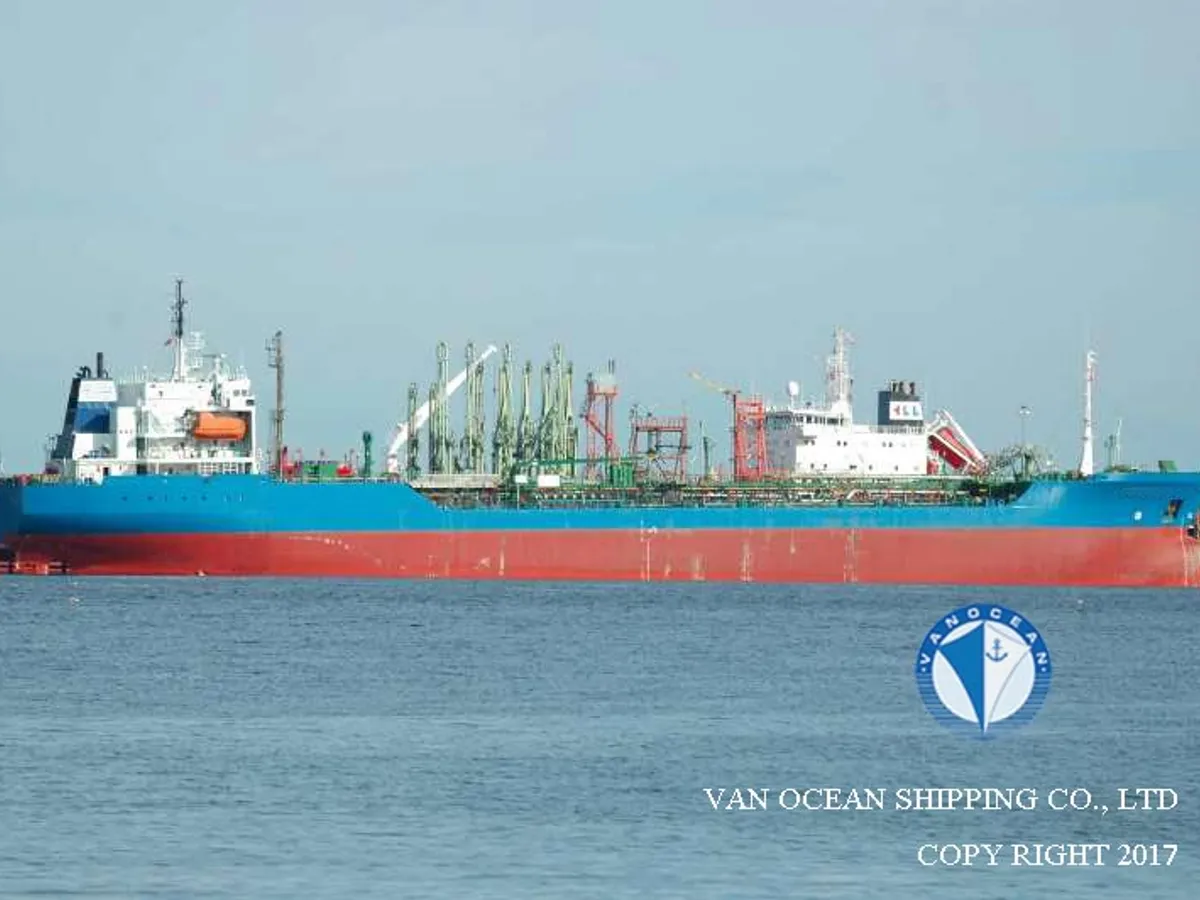 Olie-/chemikaliëntanker te koop