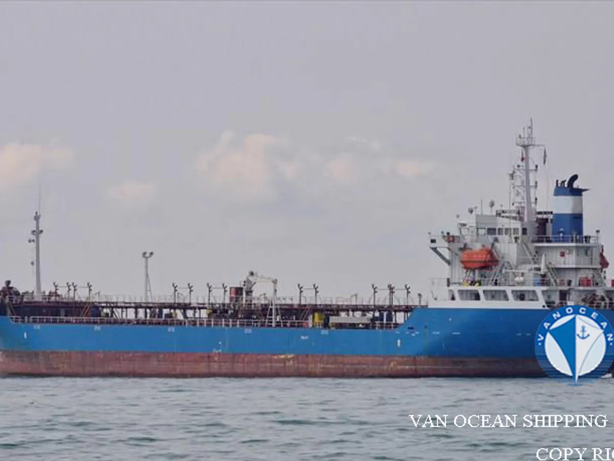Olie-/chemikaliëntanker te koop
