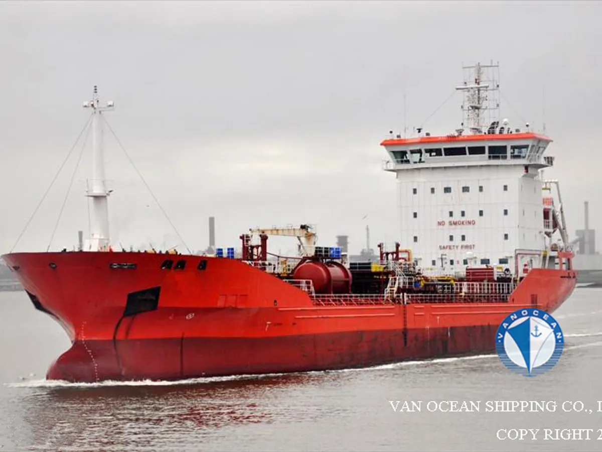Olie-/chemikaliëntanker te koop
