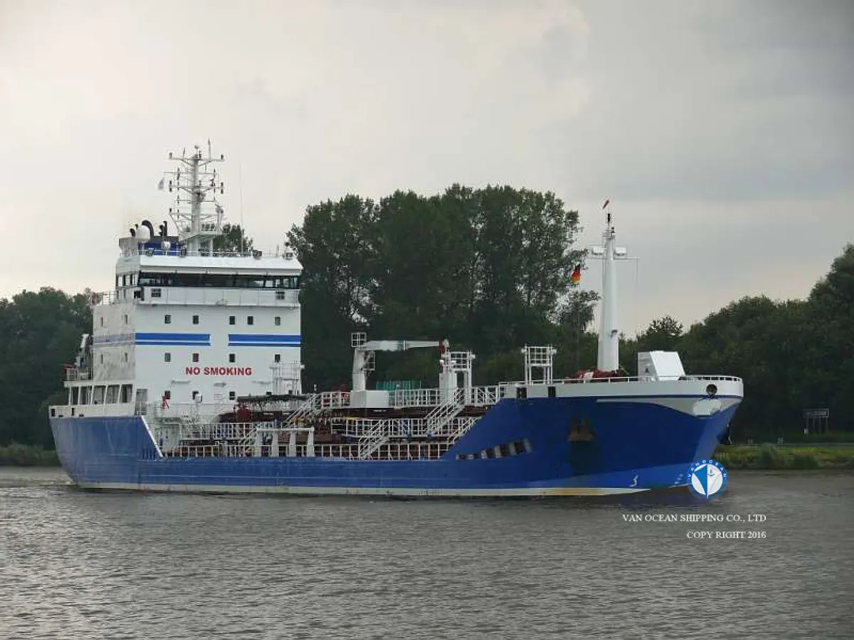 Olie-/chemikaliëntanker te koop
