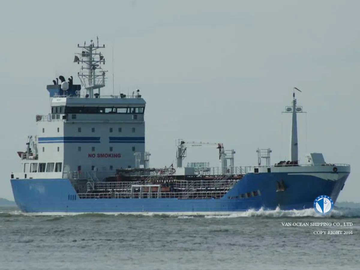 Olie-/chemikaliëntanker te koop