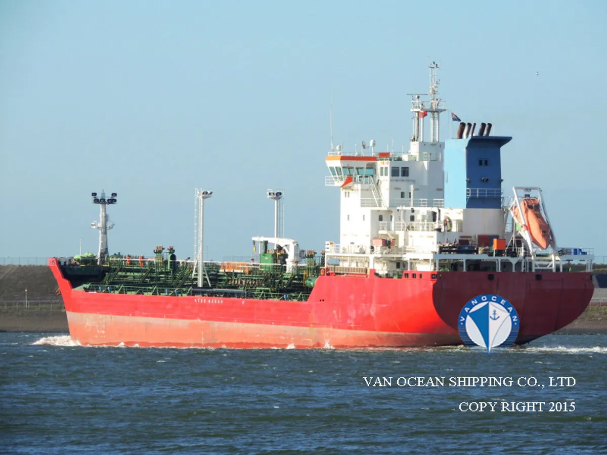 Olie-/chemikaliëntanker te koop