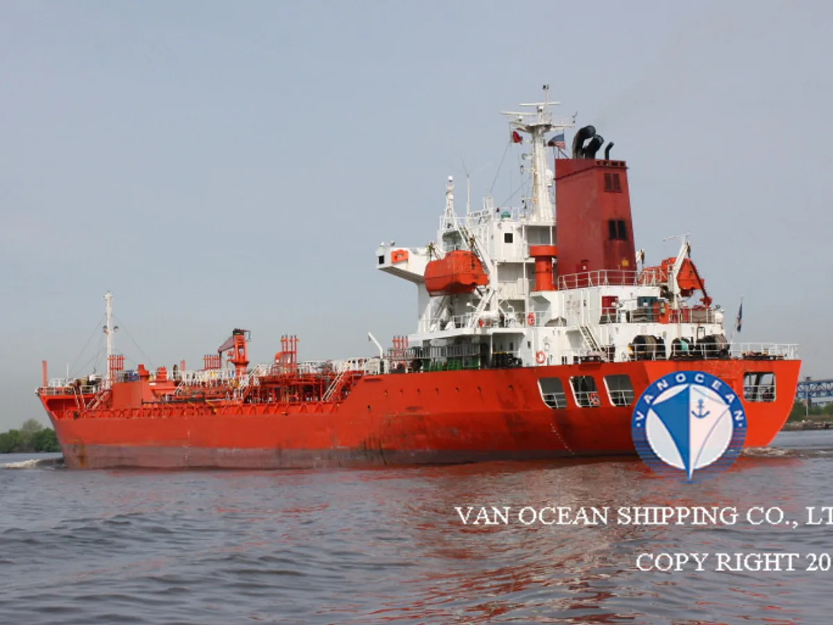 Olie-/chemikaliëntanker te koop