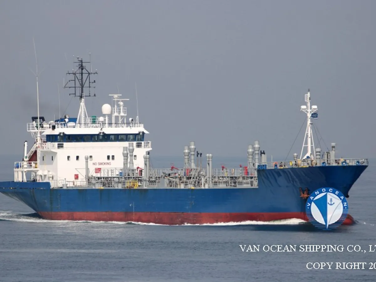 Olie-/chemikaliëntanker te koop