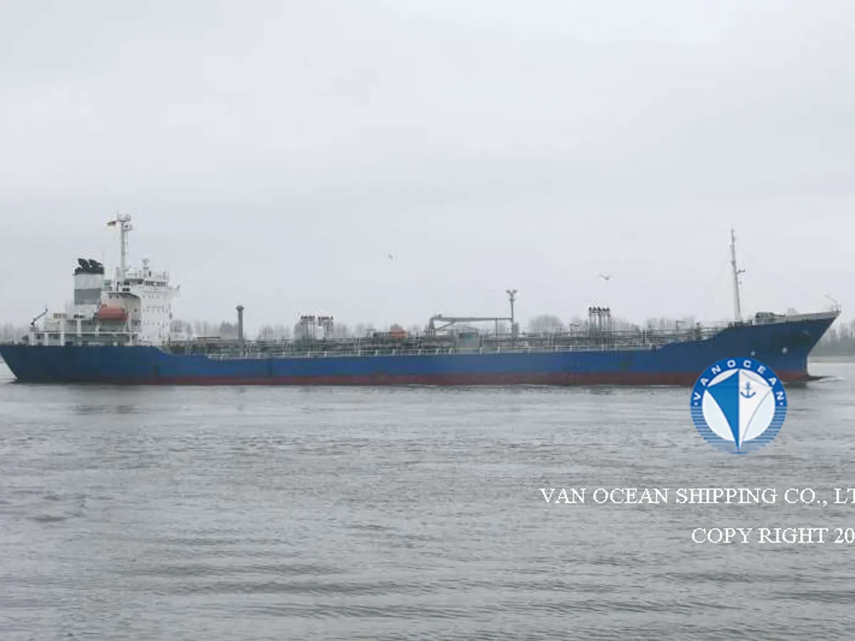 Olie-/chemikaliëntanker te koop
