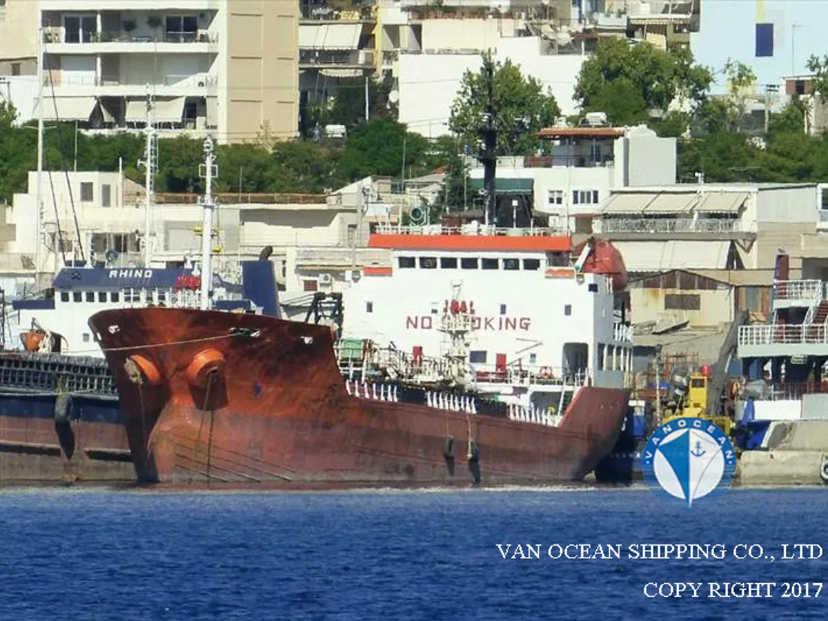 Olie-/chemikaliëntanker te koop