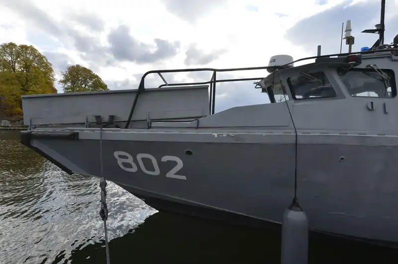 Marine- / militaire schepen te koop