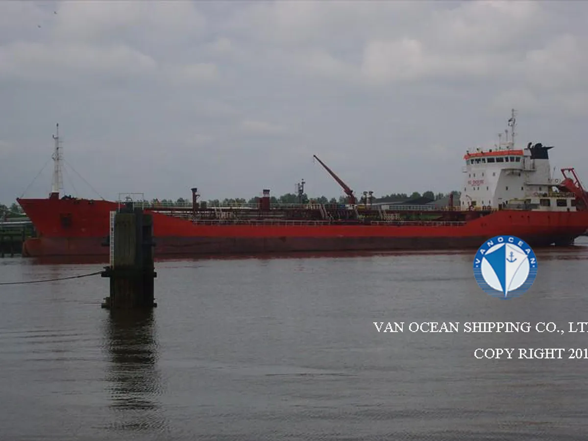 Olie-/chemikaliëntanker te koop