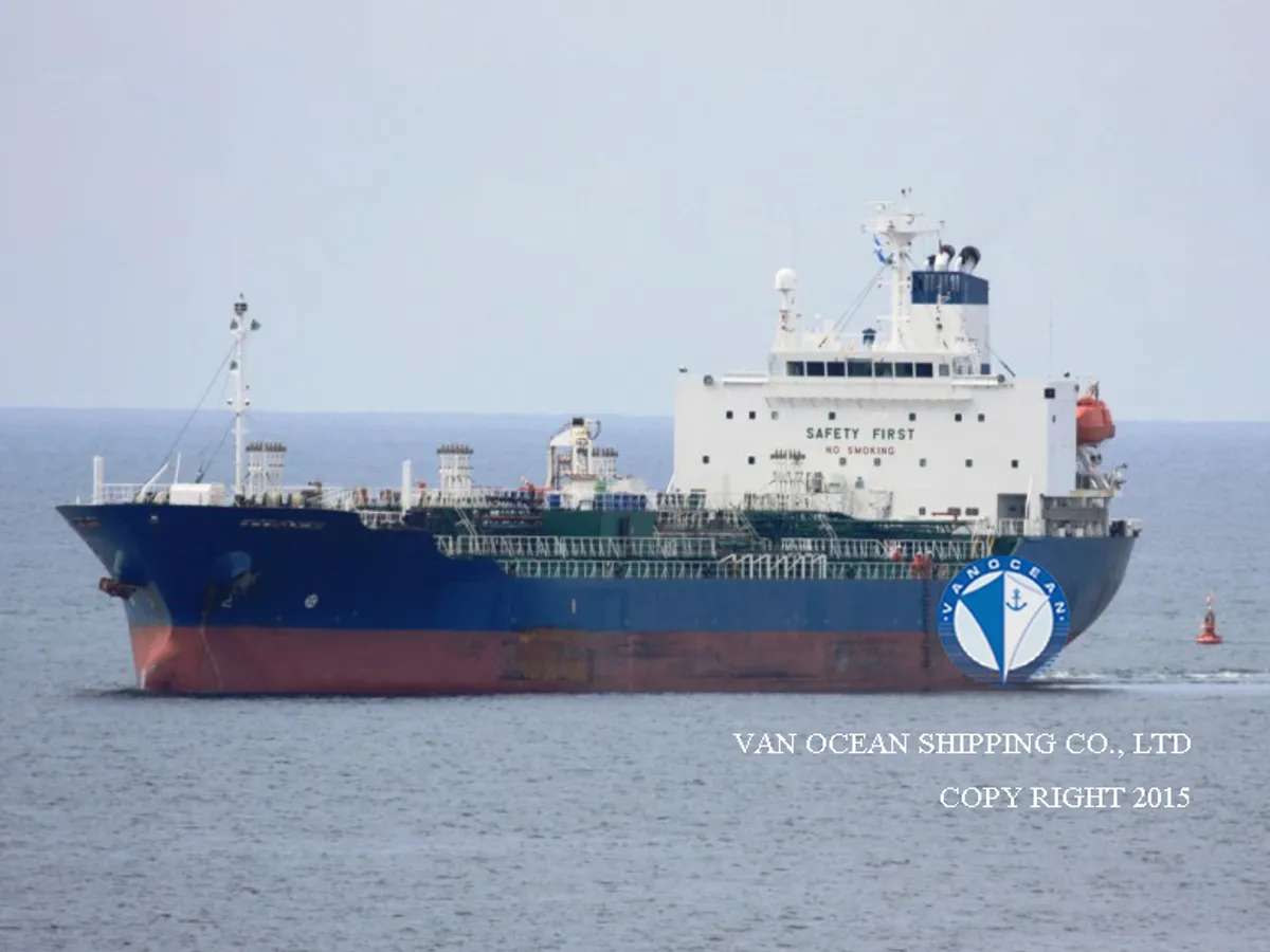 Olie-/chemikaliëntanker te koop