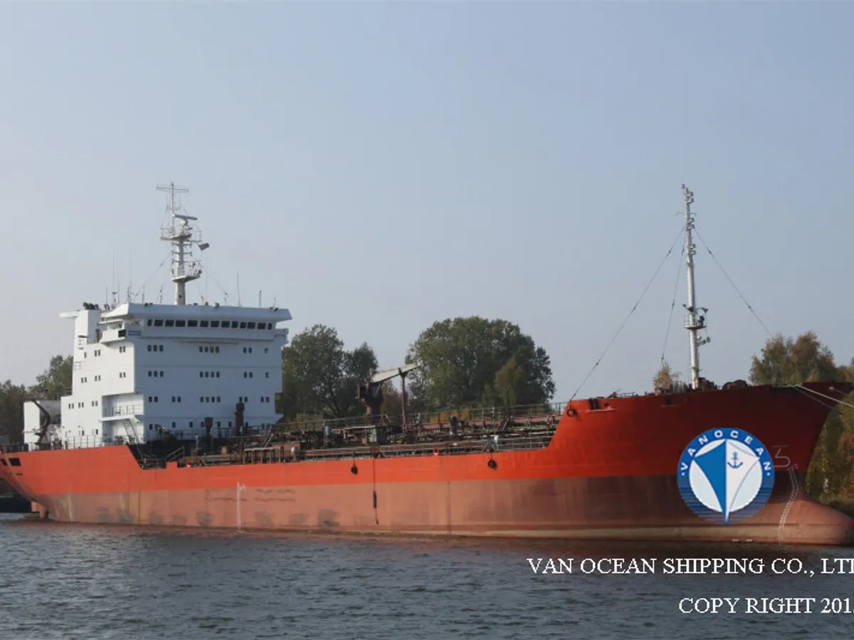 Olie-/chemikaliëntanker te koop