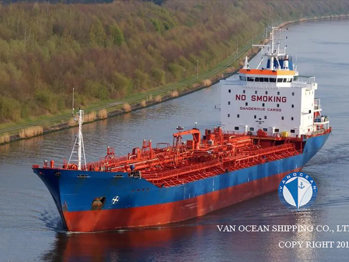 Olie-/chemikaliëntanker te koop