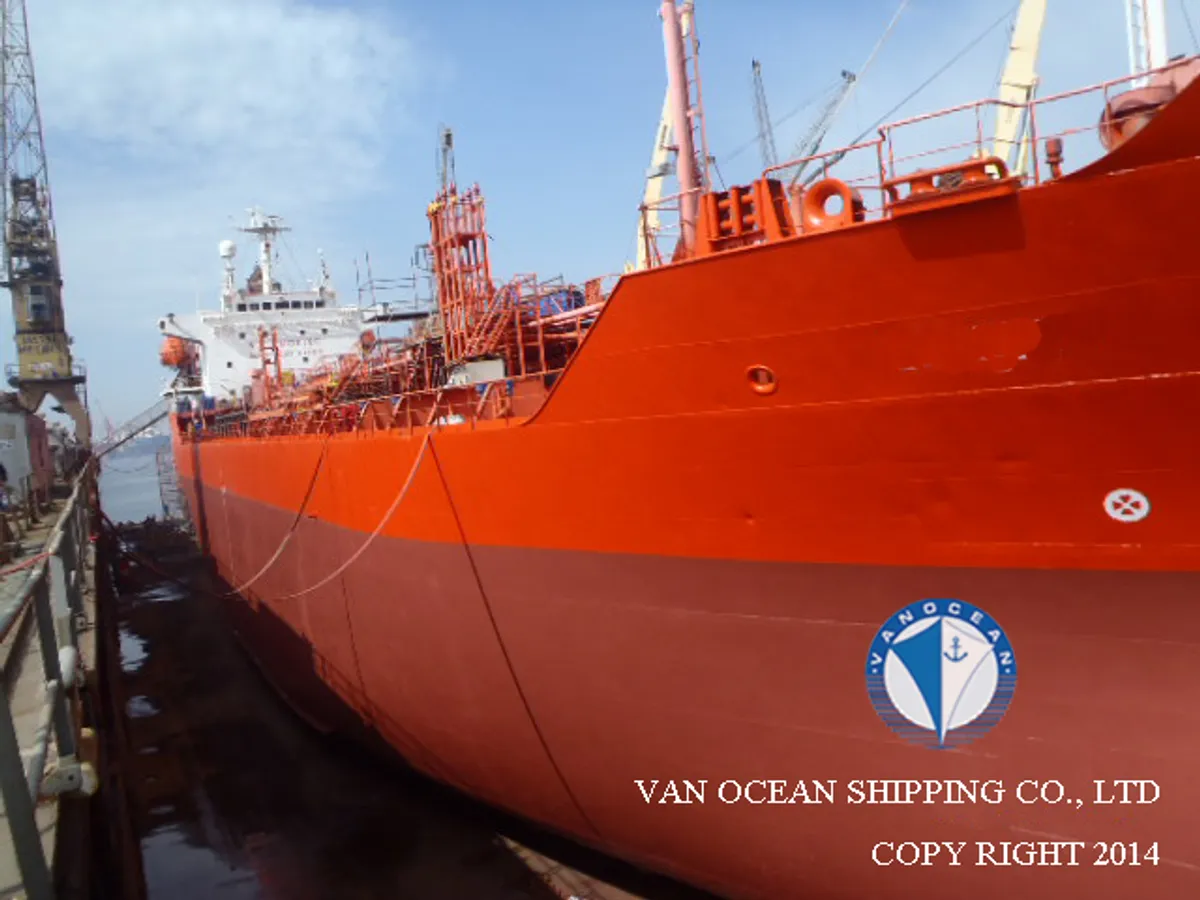 Olie-/chemikaliëntanker te koop