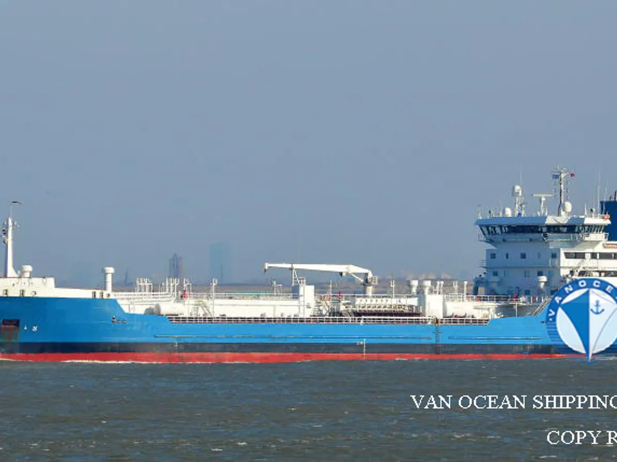 Olie-/chemikaliëntanker te koop