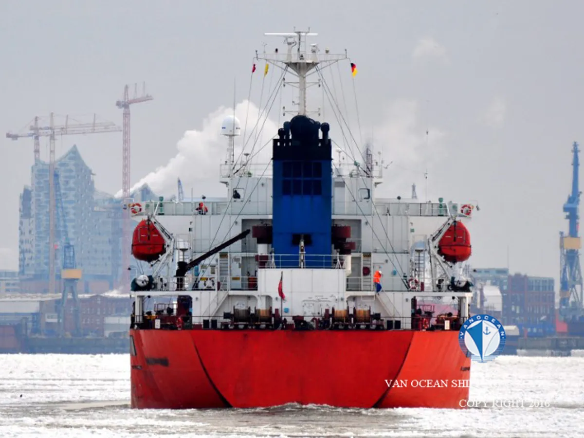 Olie-/chemikaliëntanker te koop