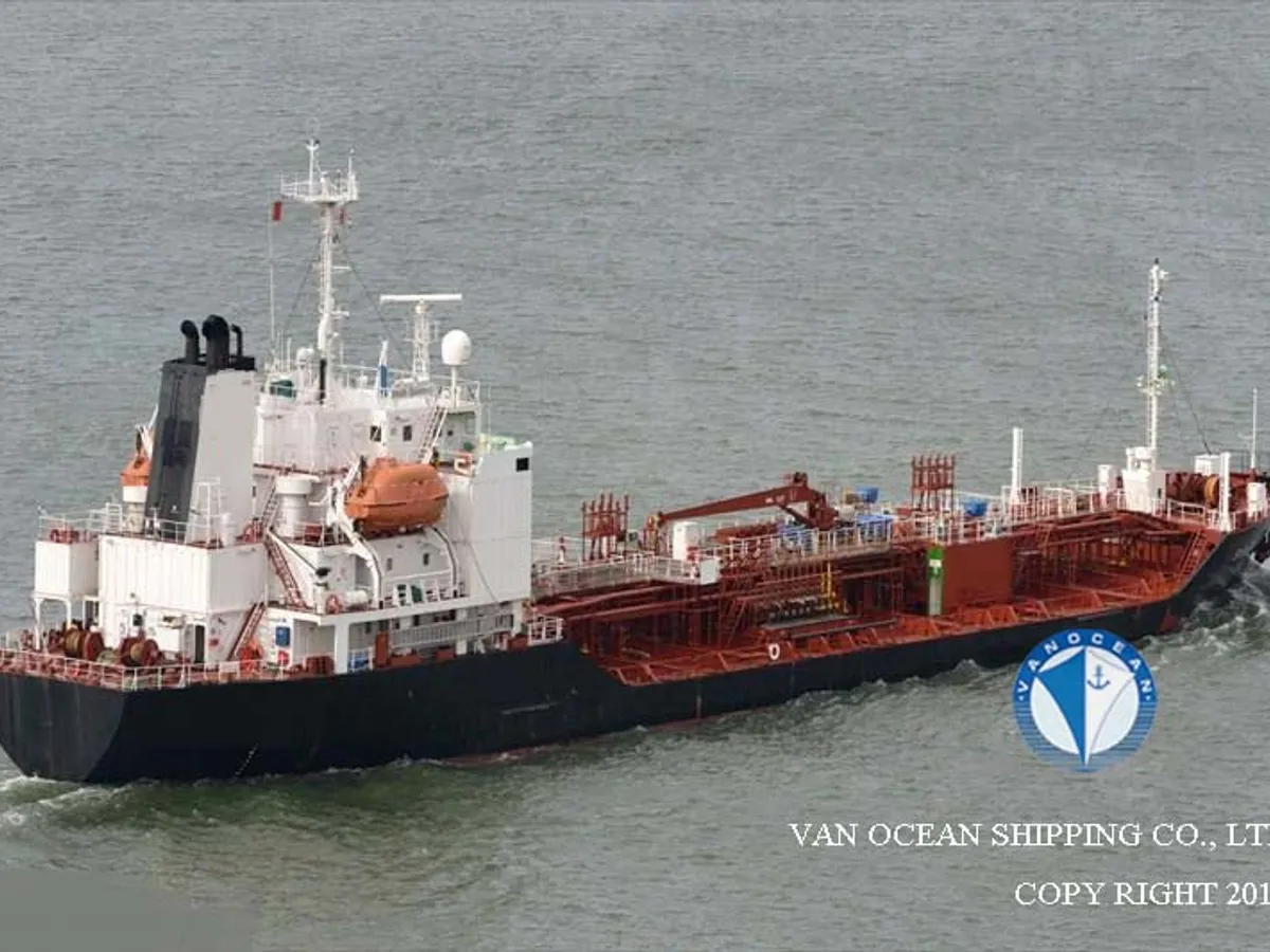 Olie-/chemikaliëntanker te koop
