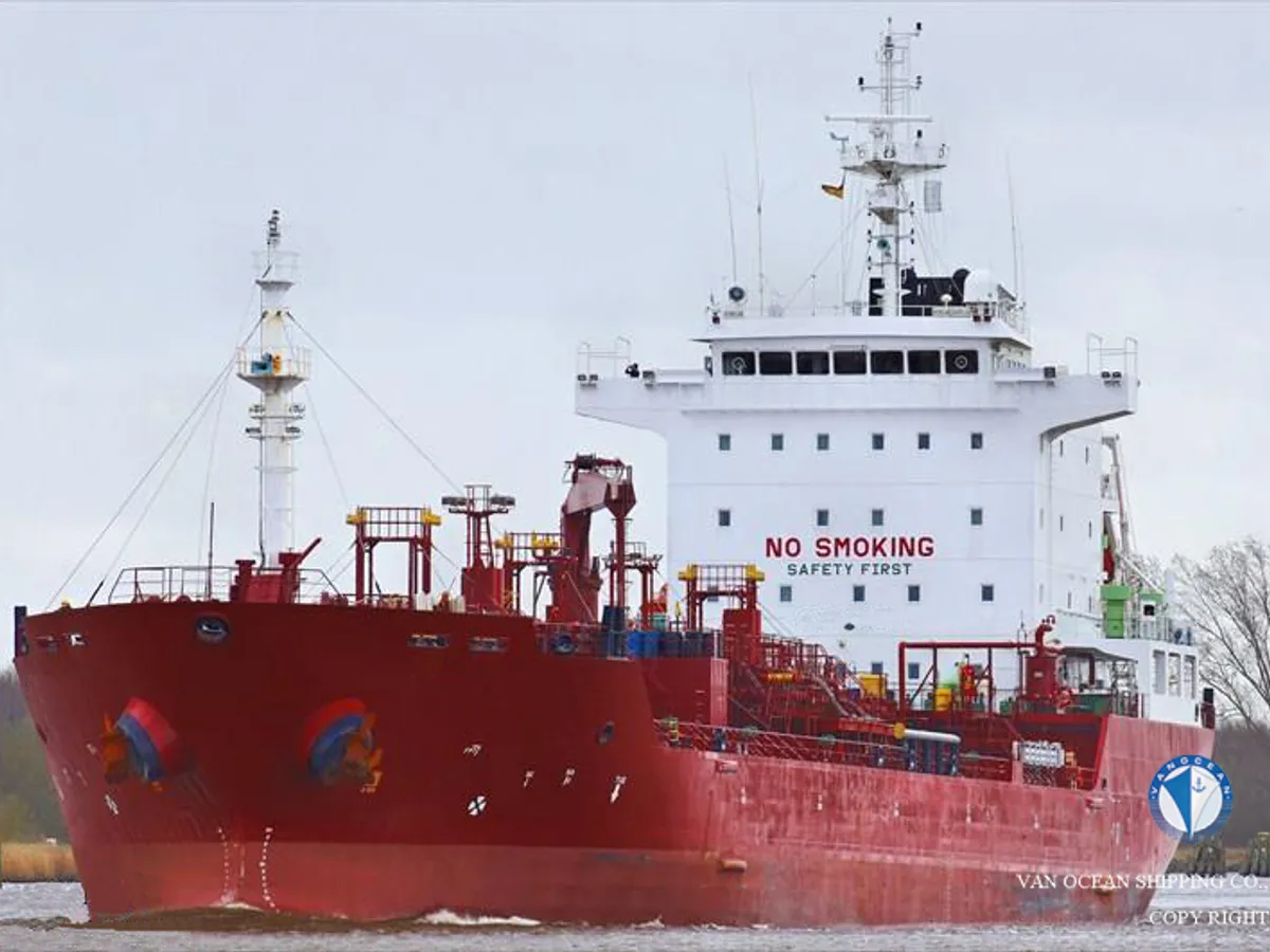 Olie-/chemikaliëntanker te koop