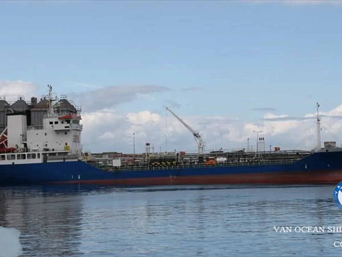 Olie-/chemikaliëntanker te koop