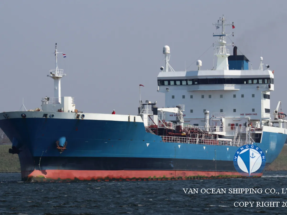 Olie-/chemikaliëntanker te koop