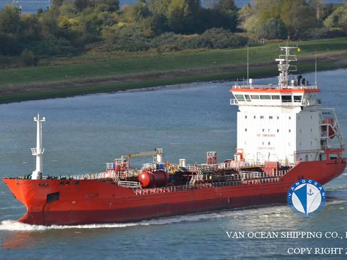 Olie-/chemikaliëntanker te koop