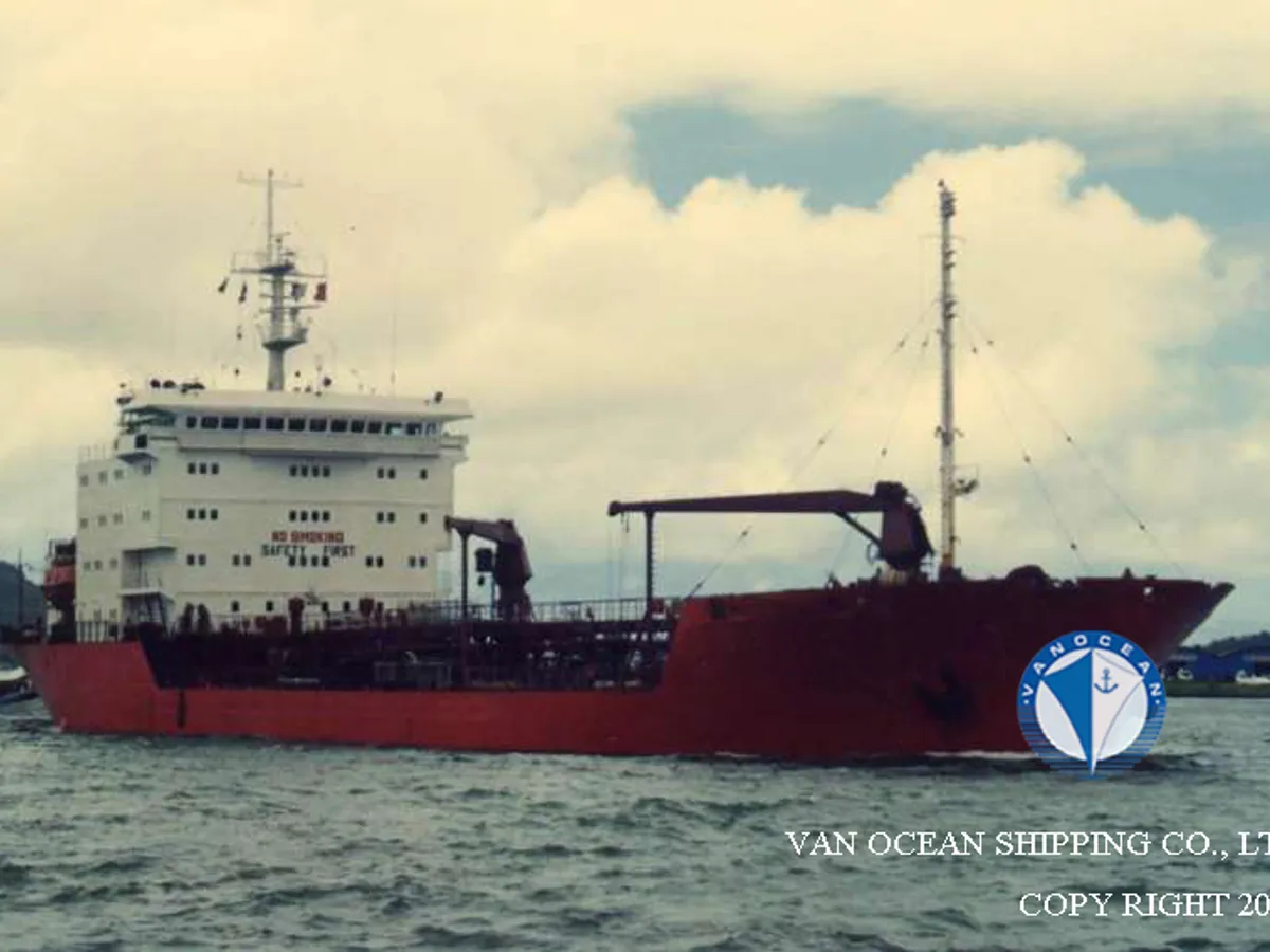 Olie-/chemikaliëntanker te koop