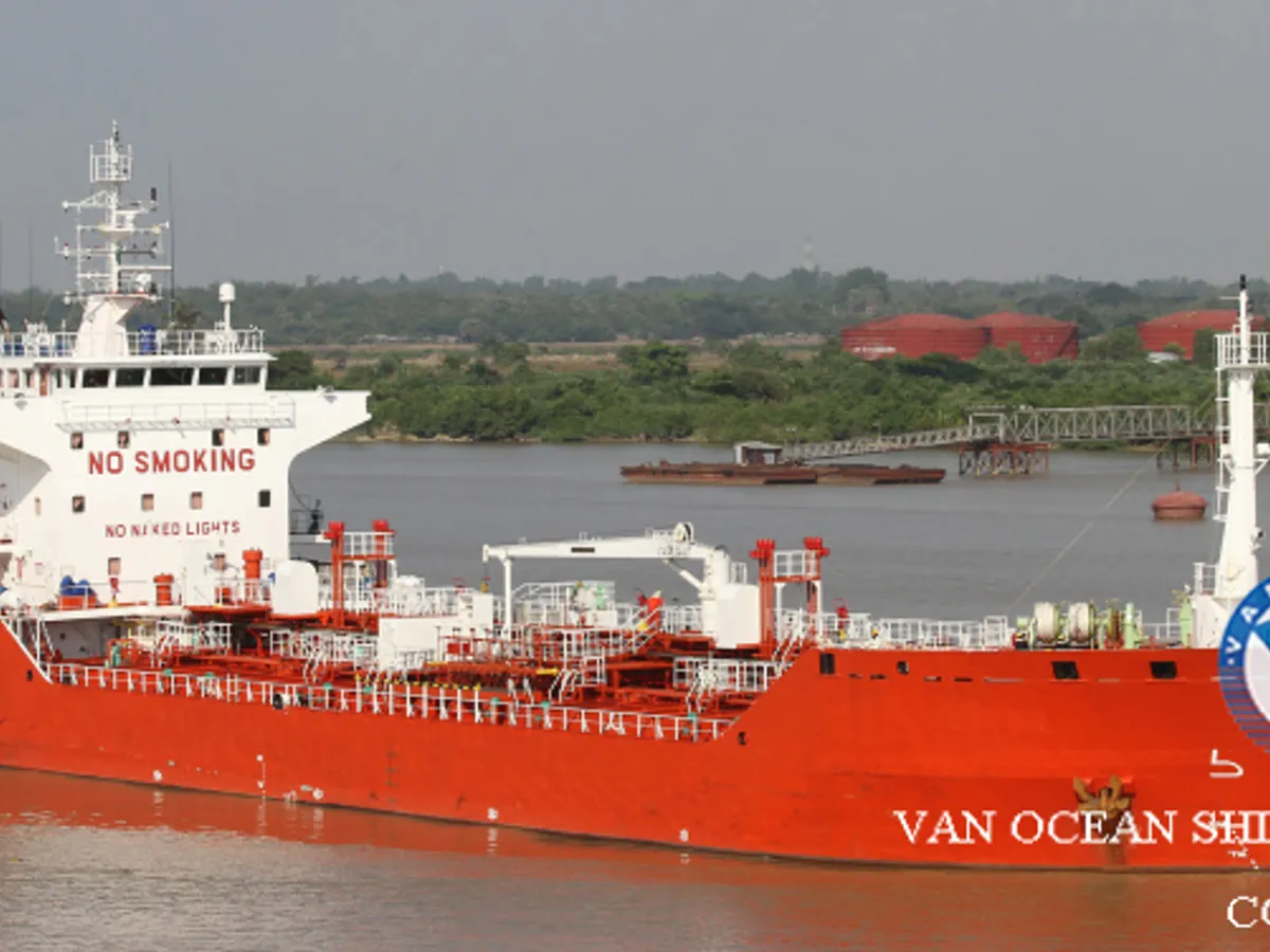 Olie-/chemikaliëntanker te koop