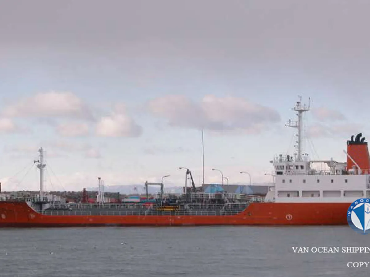 Olie-/chemikaliëntanker te koop