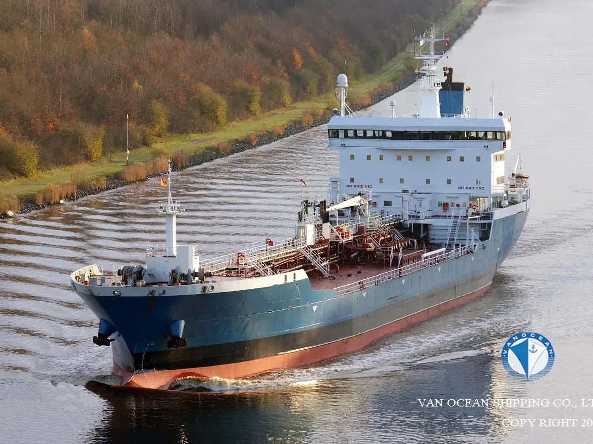 Olie-/chemikaliëntanker te koop