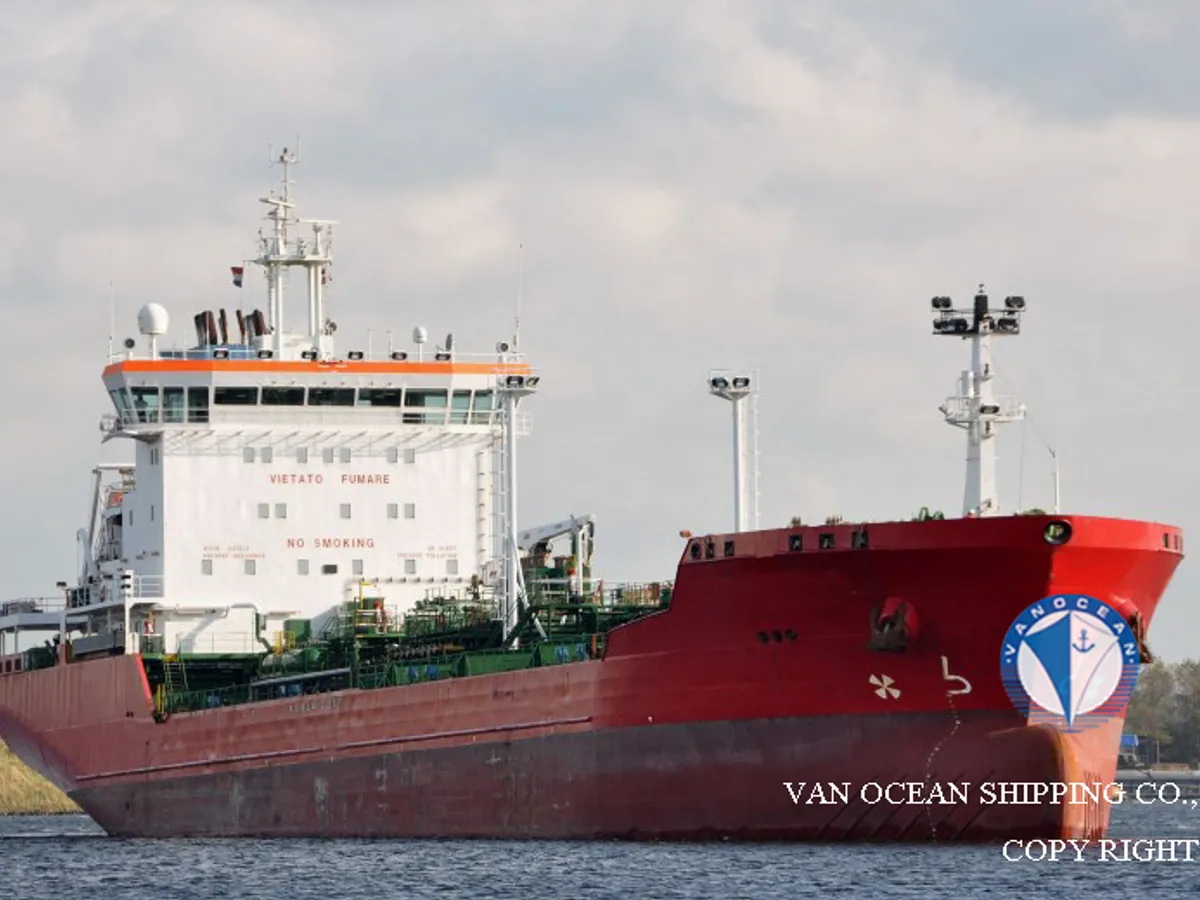 Olie-/chemikaliëntanker te koop