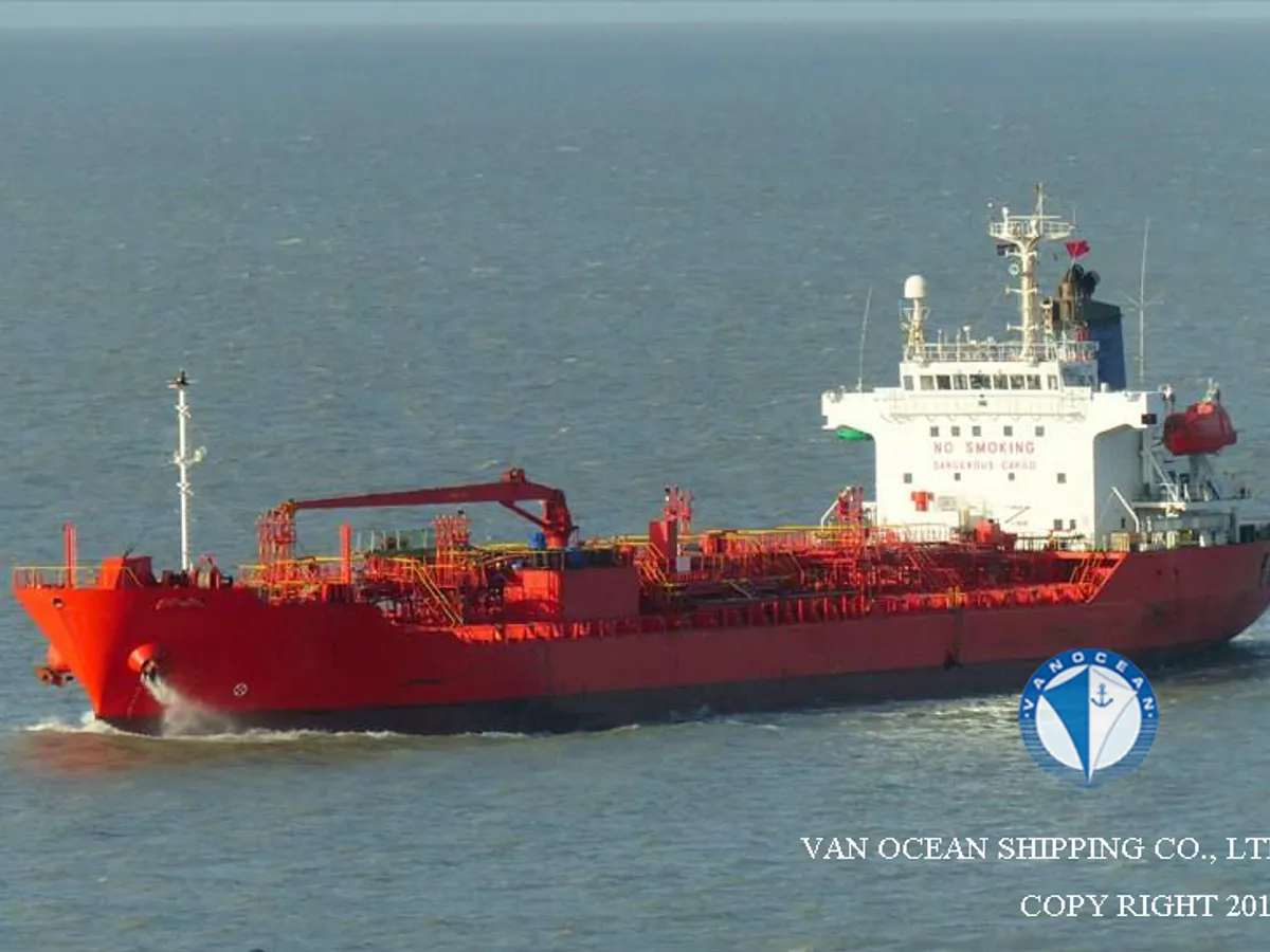 Olie-/chemikaliëntanker te koop