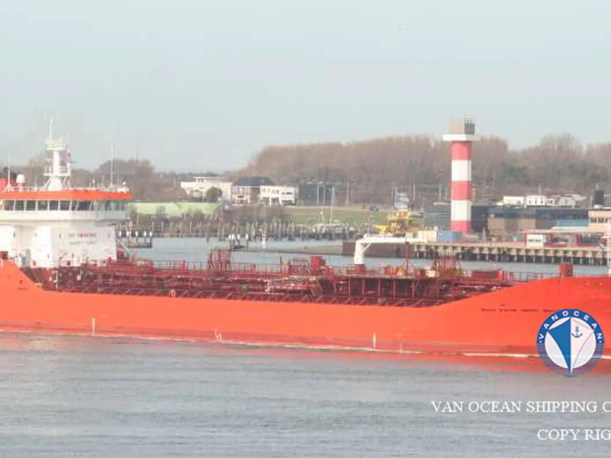 Olie-/chemikaliëntanker te koop