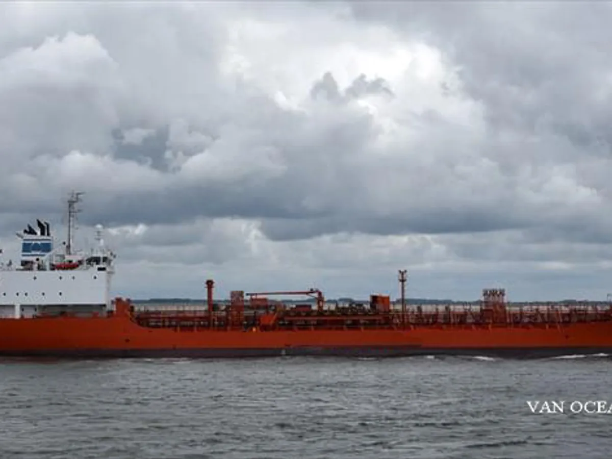 Olie-/chemikaliëntanker te koop