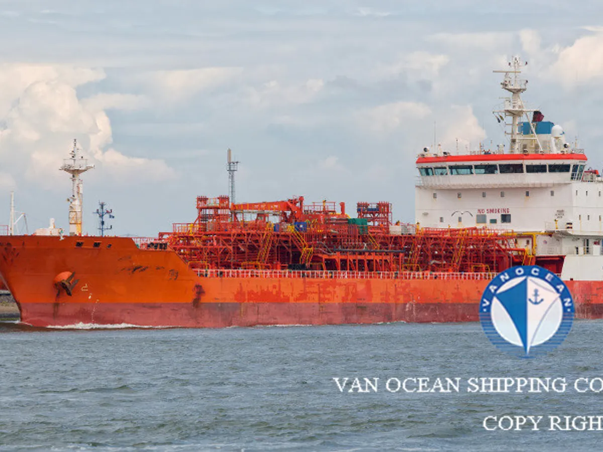 Olie-/chemikaliëntanker te koop