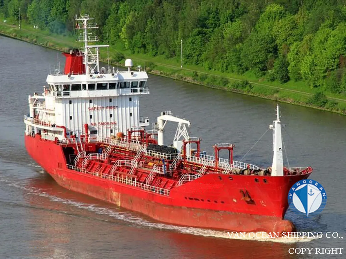 Olie-/chemikaliëntanker te koop