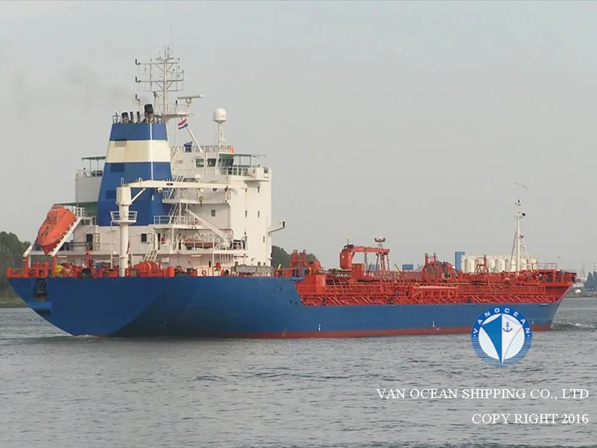 Olie-/chemikaliëntanker te koop