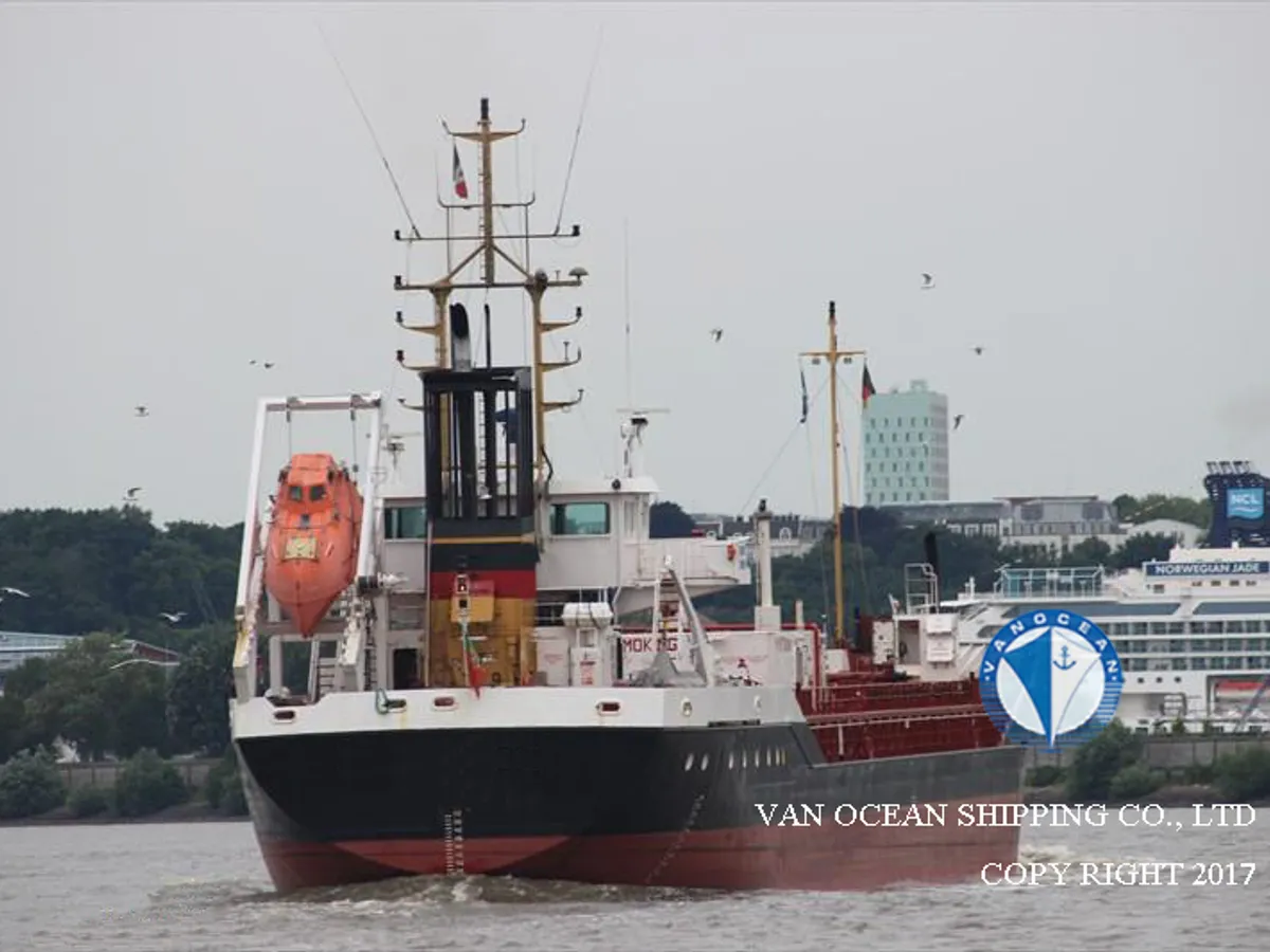 Olie-/chemikaliëntanker te koop