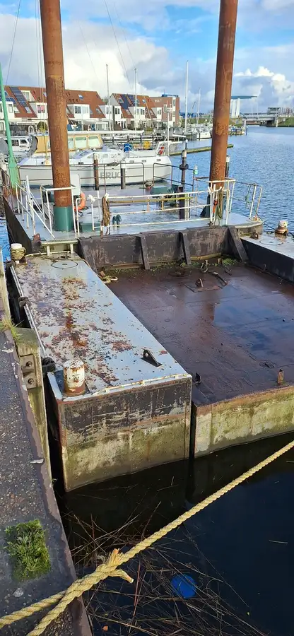 Baggeraarschip te koop