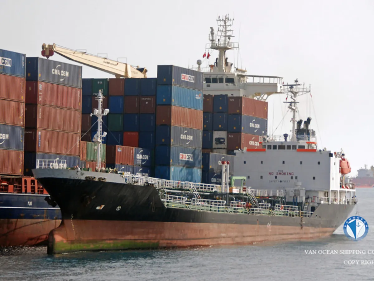 Olie-/chemikaliëntanker te koop