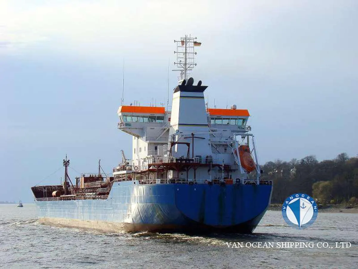 Olie-/chemikaliëntanker te koop
