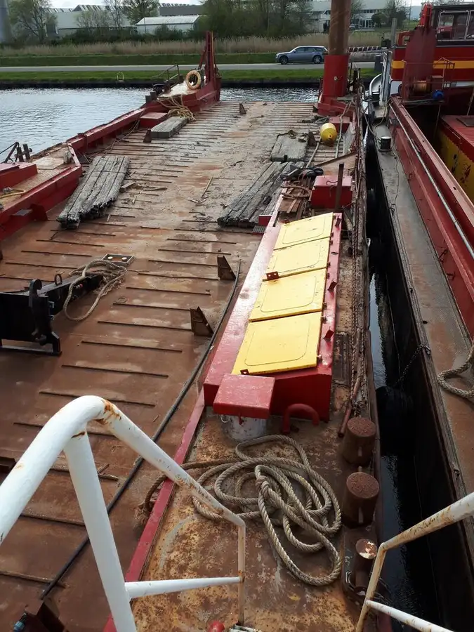 Baggeraarschip te koop