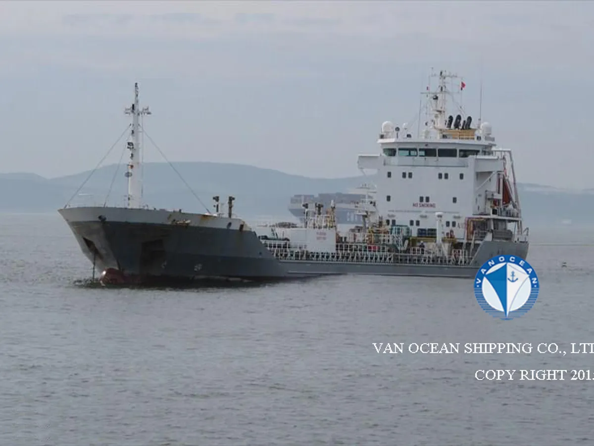Olie-/chemikaliëntanker te koop