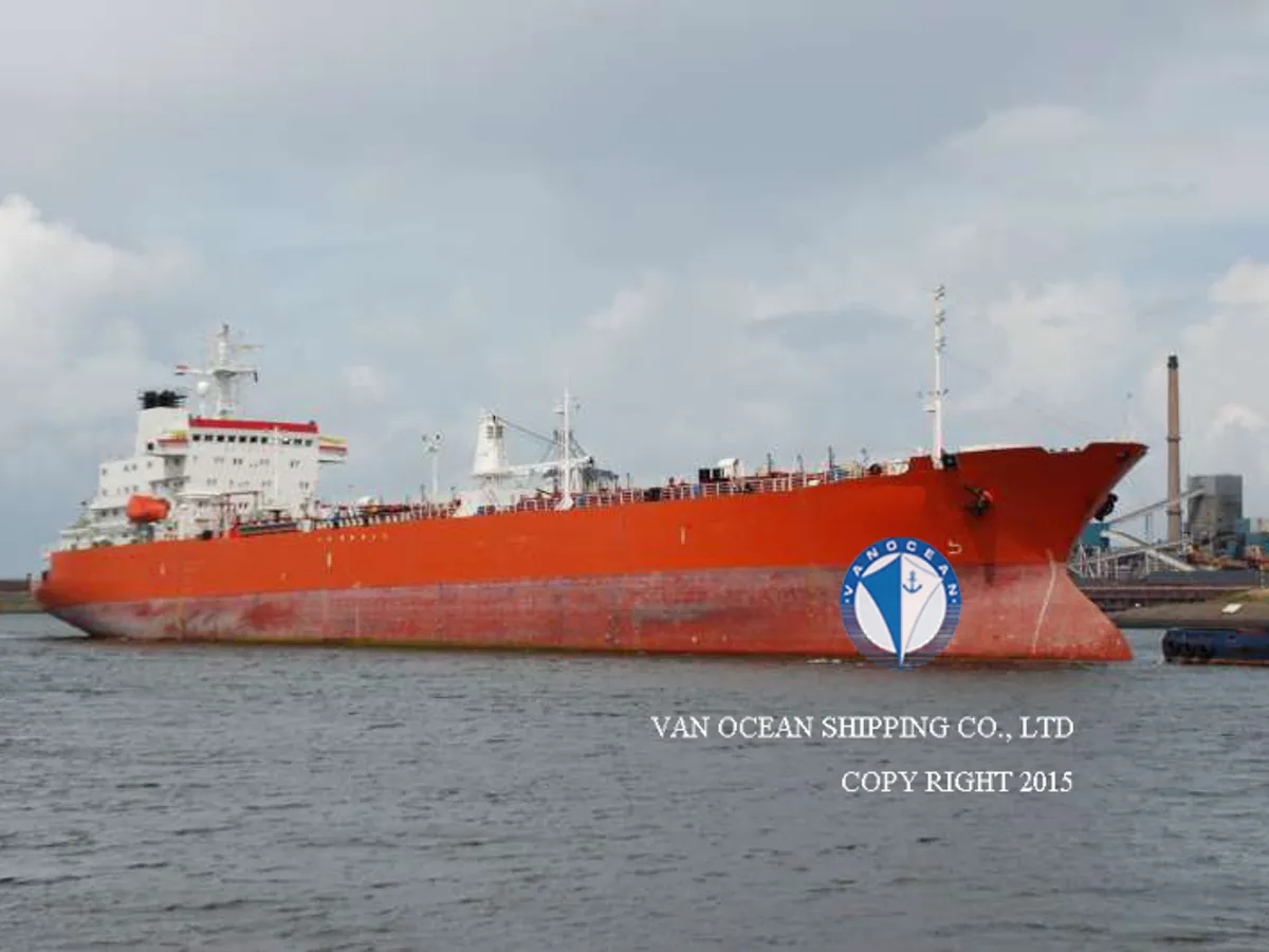 Olie-/chemikaliëntanker te koop