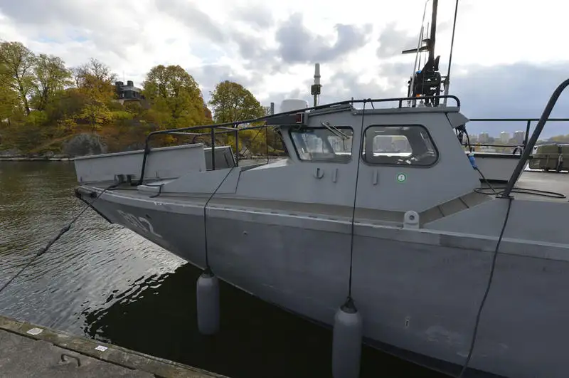 Marine- / militaire schepen te koop